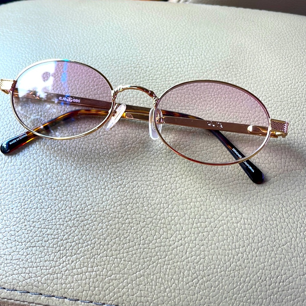 Gold God glasses with pink lense